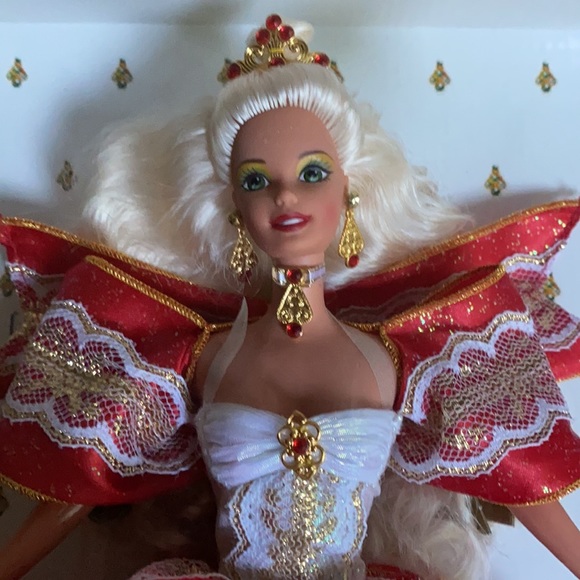 Rare 1997 Happy Holiday BLONDE Barbie in Acrylic Case - Picture 4 of 11